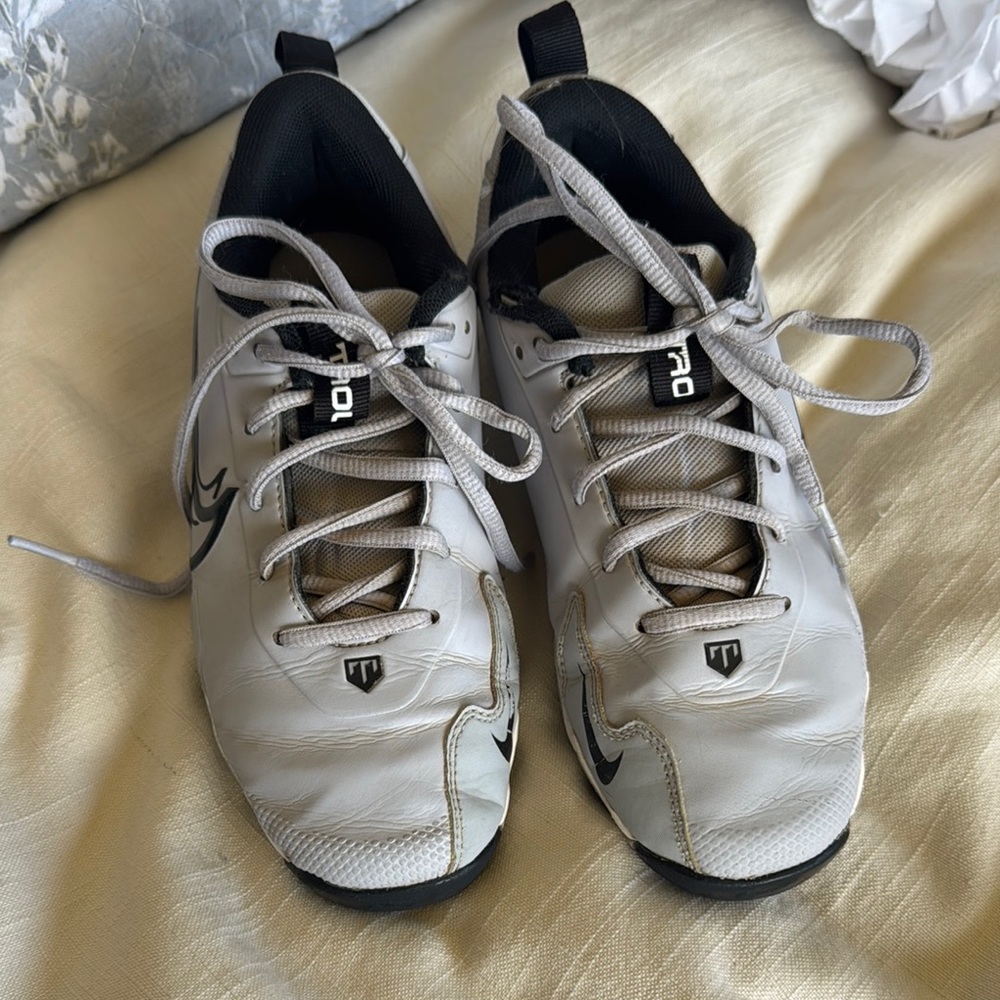 Nike Trout Cleats Size 4Y